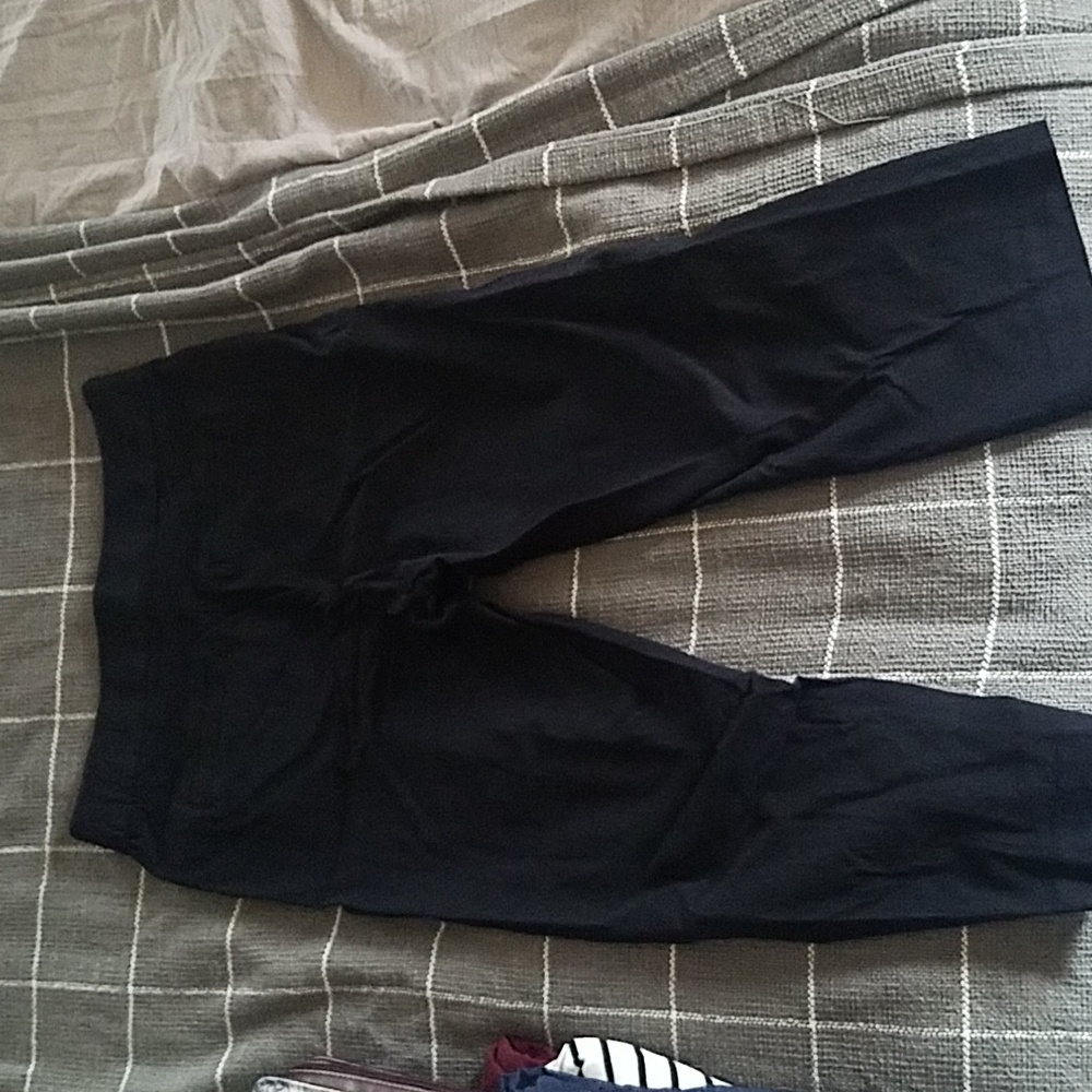 Cropped Pants - Picture 3 of 3